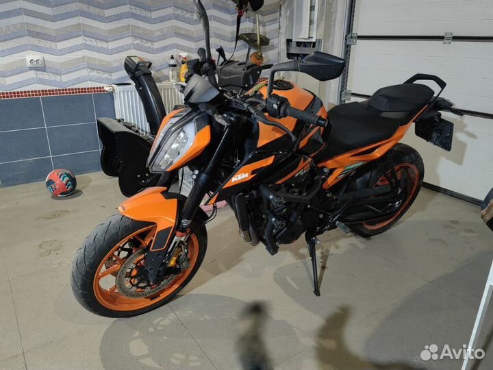 Ktm duke 890