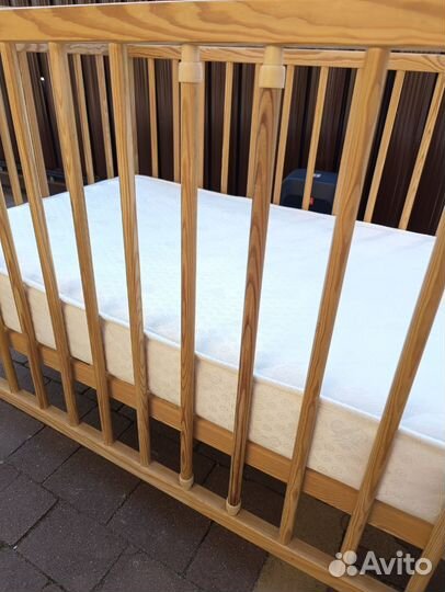 Детская кроватка