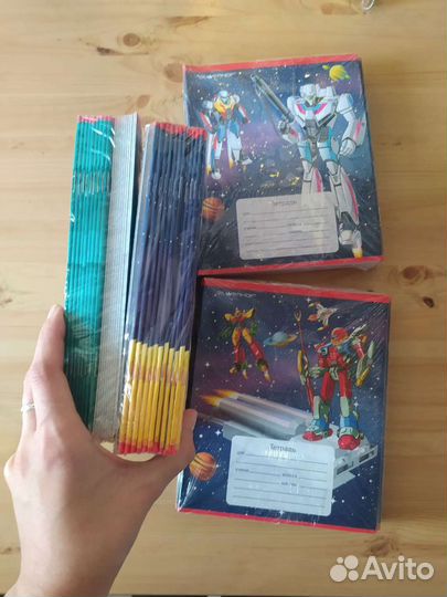 Тетради в клетку. 12 листов. Школьные тетради