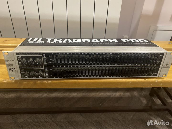 Behringer «FBQ3102 ultragraph PRO»