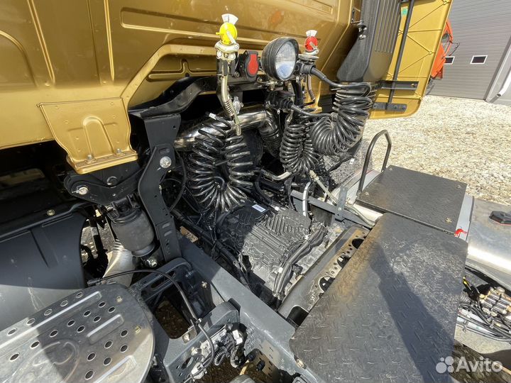 IVECO-Hongyan Genlyon 520, 2023