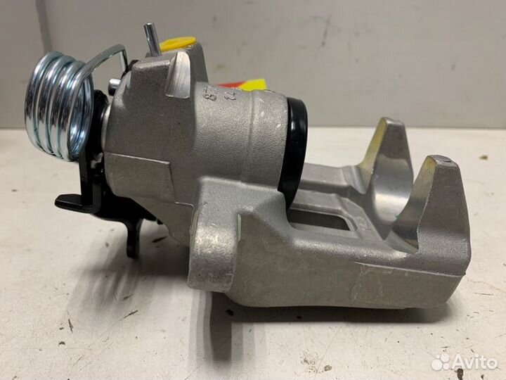 Суппорт задний левый Volkswagen Passat B5