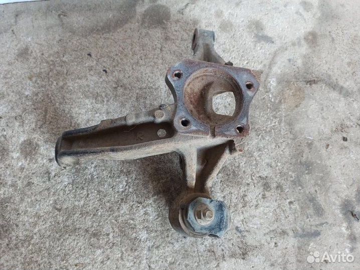 Кулак поворотный задний правый Toyota Camry V30