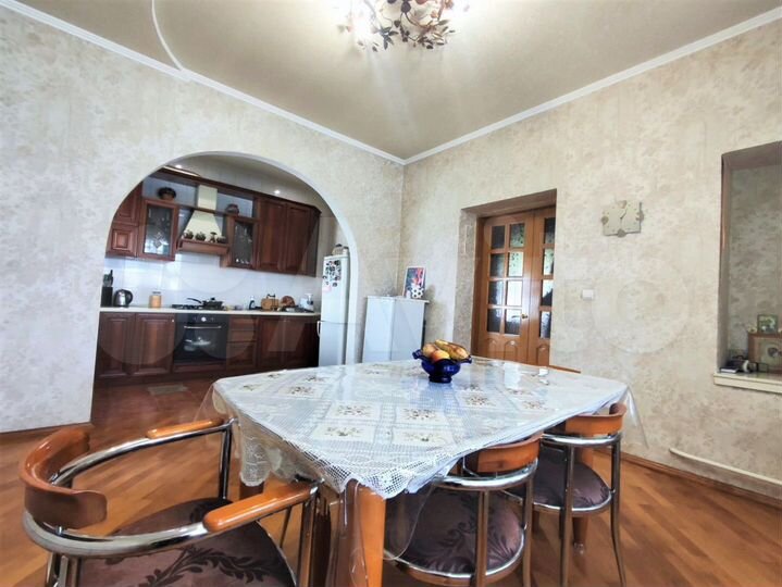 Дом 188,2 м² на участке 5,8 сот.