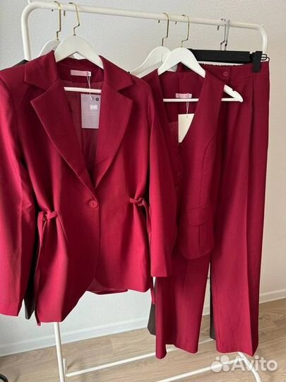 Костюм женский