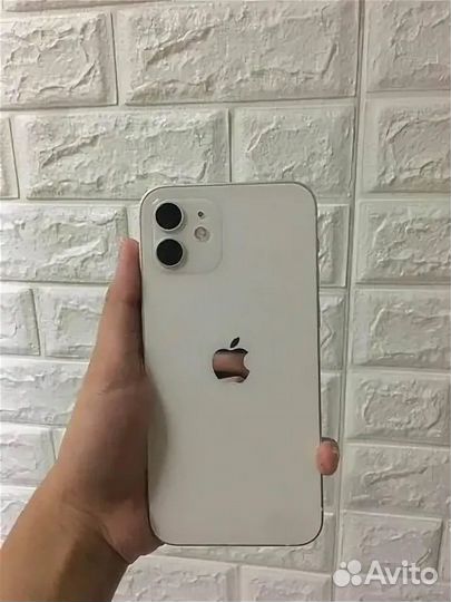 iPhone 12, 64 ГБ