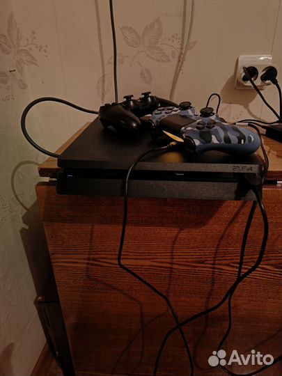 Sony playstation 4 PS4 slim 1tb