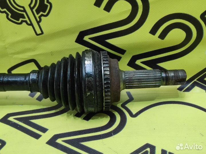 Привод передний левый Toyota Ist NCP60 2NZ-FE