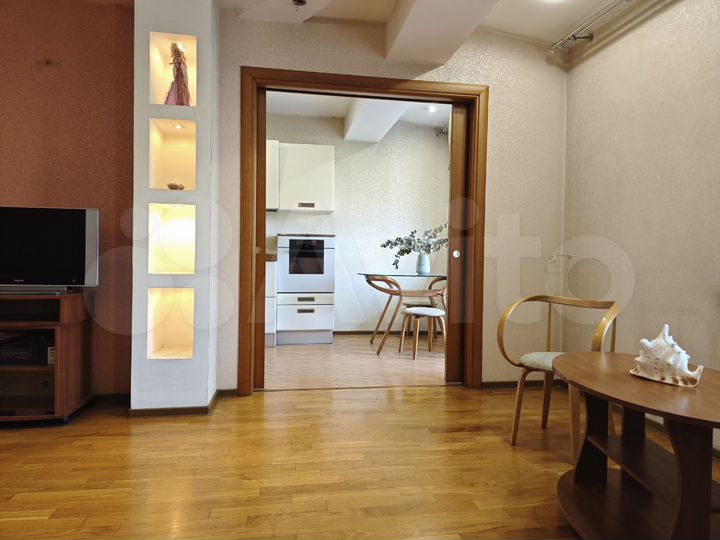 3-к. квартира, 80 м², 1/9 эт.