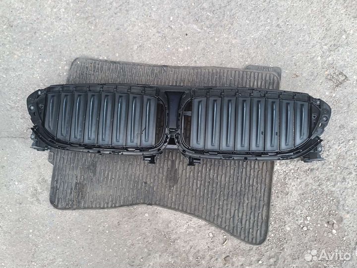 Решетка радиатора с заслонками BMW 5' G30