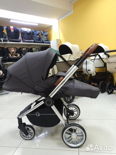 Коляска прогулочная c реверсивным блоком