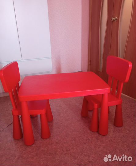 Детская мебель б/у: столик, 2 стульчика