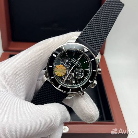 Стильные часы breitling