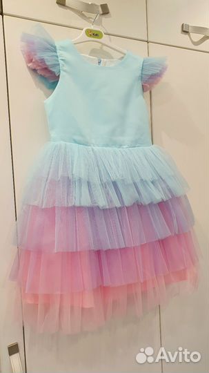 Нарядное платье 134-140 (новое)