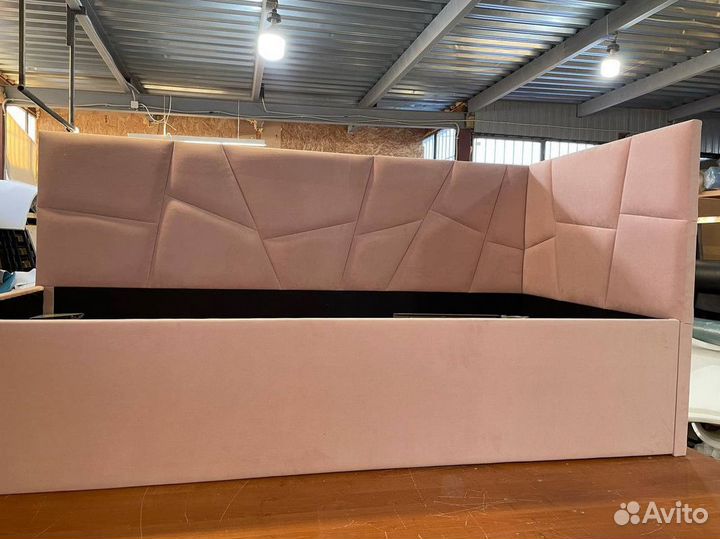 Кровать двухспальная. Бесплатная доставка