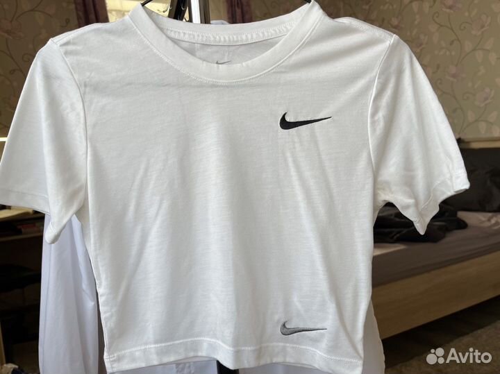 Топ Nike