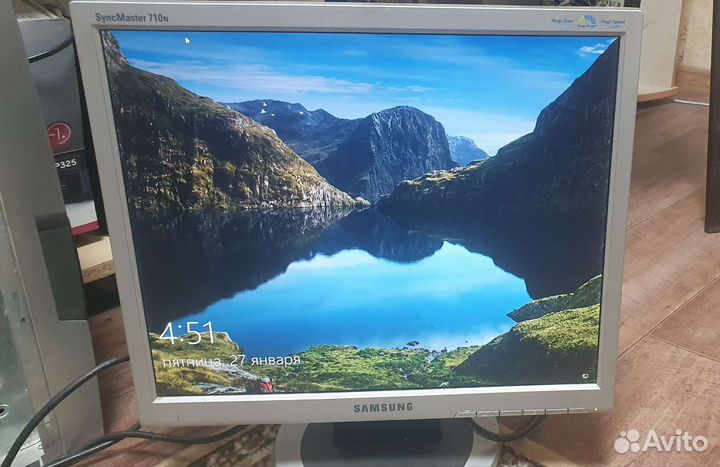 Монитор LG