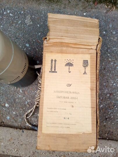 Бытовая элекромельница СССР