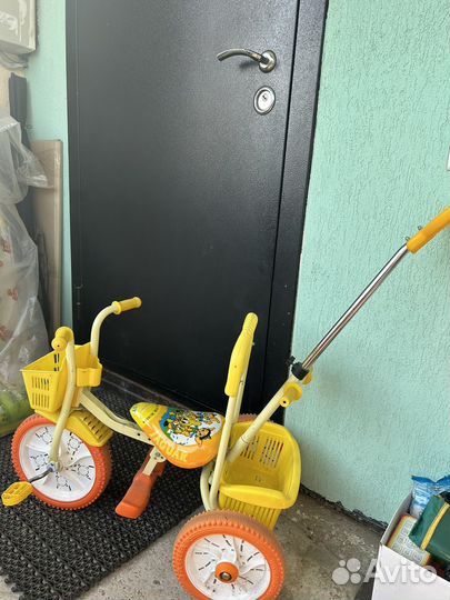 Детский трехколесный велосипед