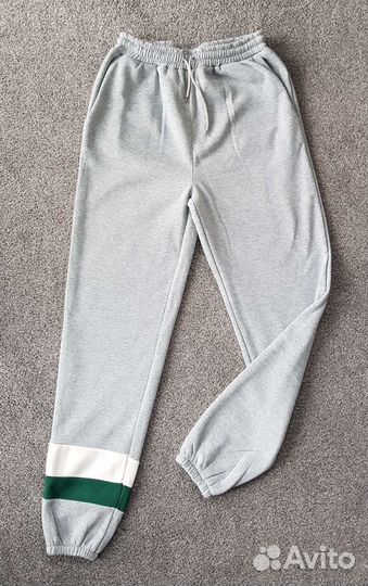 Стильный плотный спортивный костюм