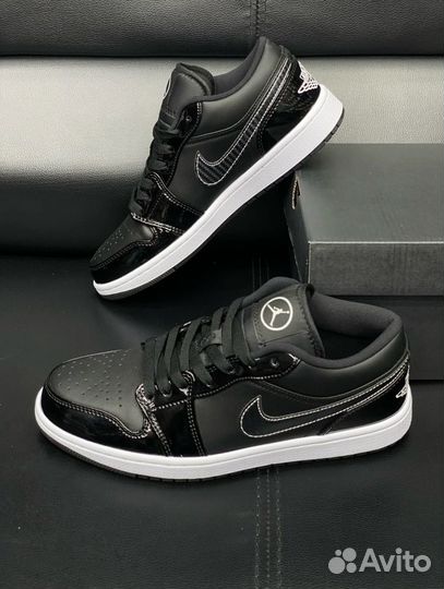 Nike Air Jordan 1 Low black and white