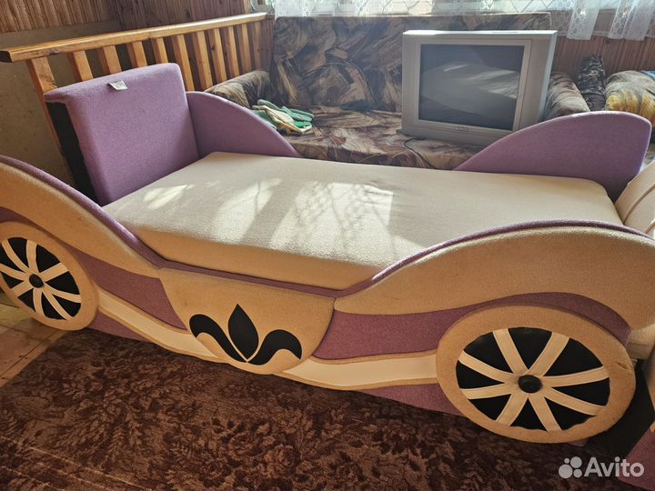 Детская кровать карета