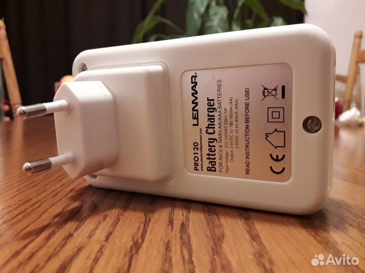 Lenmar PRO120 - зарядное устройство