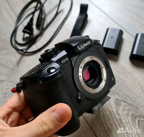 Профессиональный фотоаппарат Panasonic Lumix GH5
