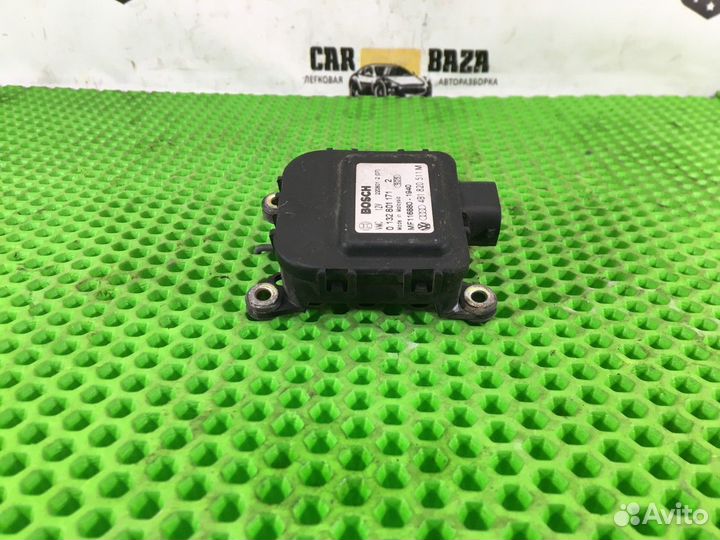 Моторчик привода заслонок отопителя Audi A6