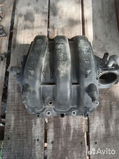 Впускной коллектор Skoda fabia 1.2