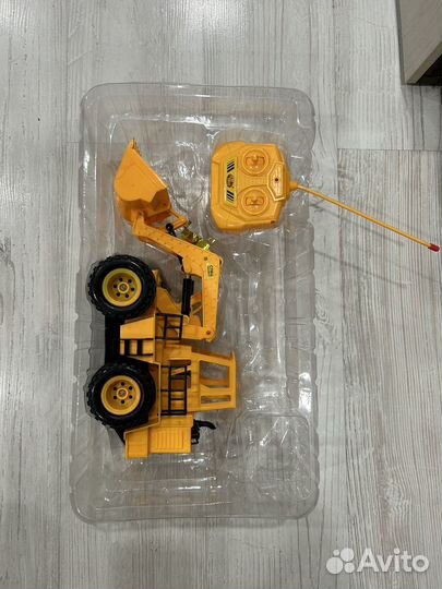 Экскаватор на управлении