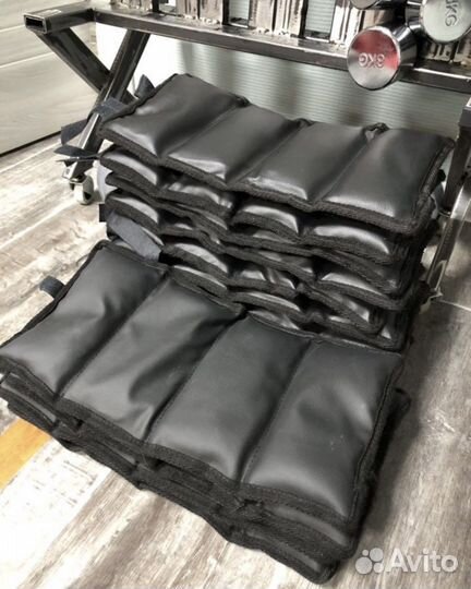 Спортивный инвентарь утяжелители гантели стойки