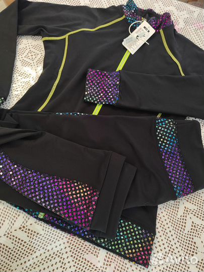 Костюм для фигурного катания 146-152 новый