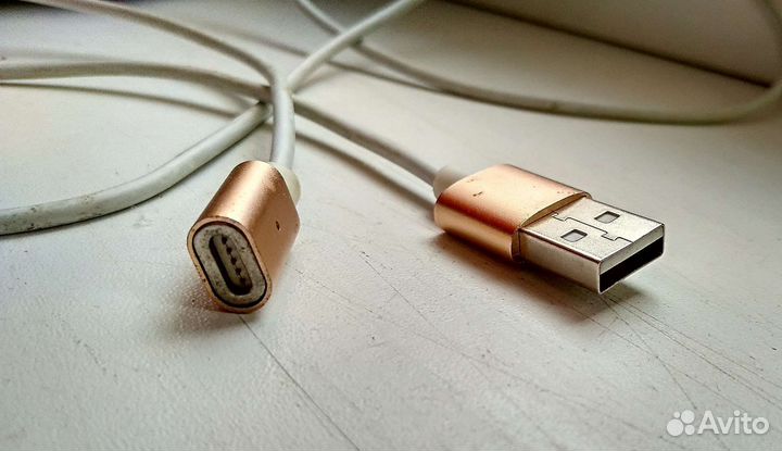 Магнитный зарядный кабель