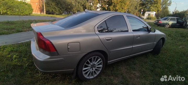 Volvo S60, 2004