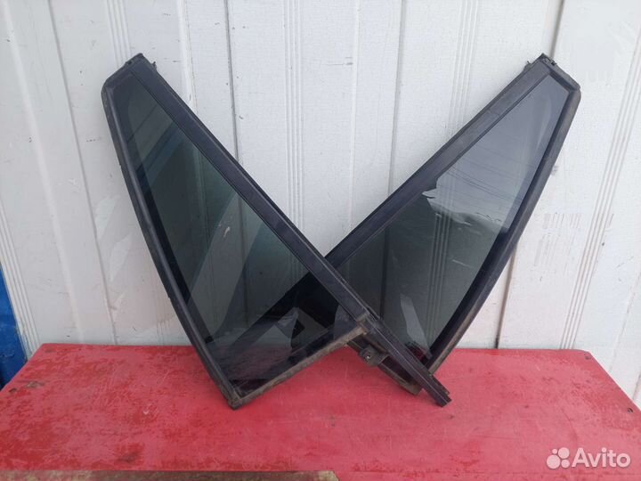 Форточка двери задней правой левой Volvo XC90 1