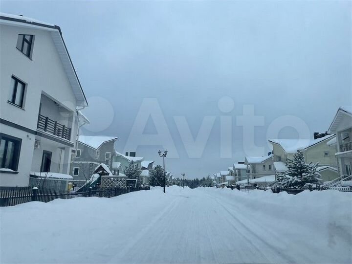 Дом 423,2 м² на участке 11,3 сот.