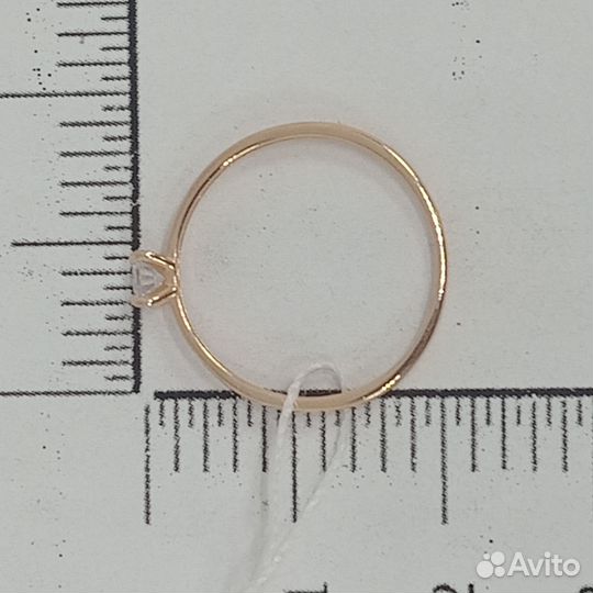 Кольцо с синтетическим камнем Золото