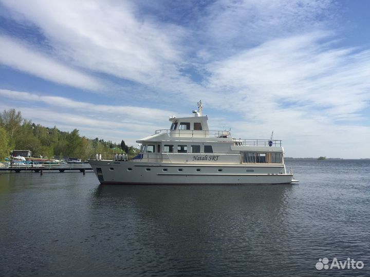 Моторная яхта 