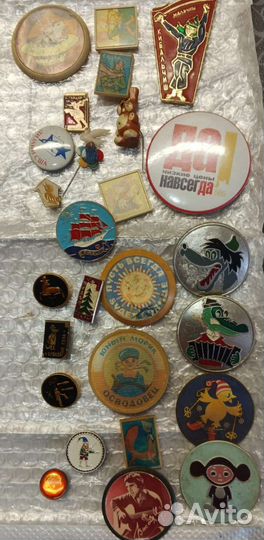 Значки СССР и настольные медали