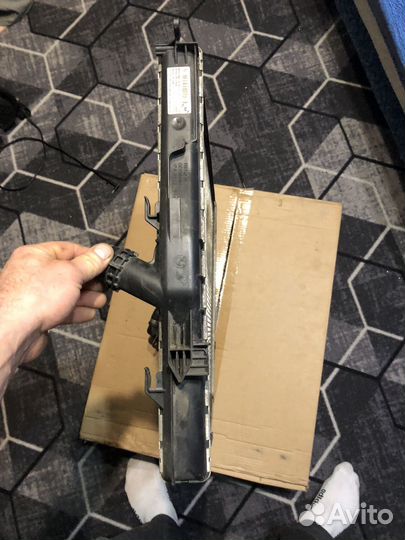 BMW тройка Е 90 радиатор охлаждающей