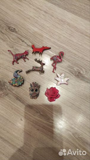 Значки, брошки красивые в мешочке из органзы