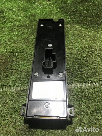 Кнопка стеклоподъемника передняя левая Ford Focus