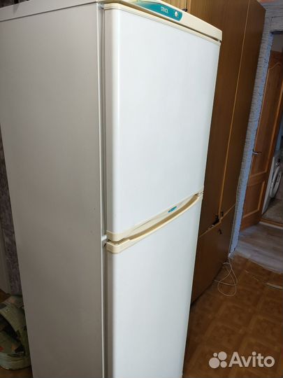 Холодильник бу Stinol