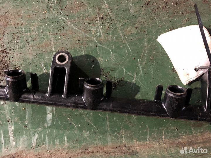 Топливная рампа Toyota Vitz 1KR-FE