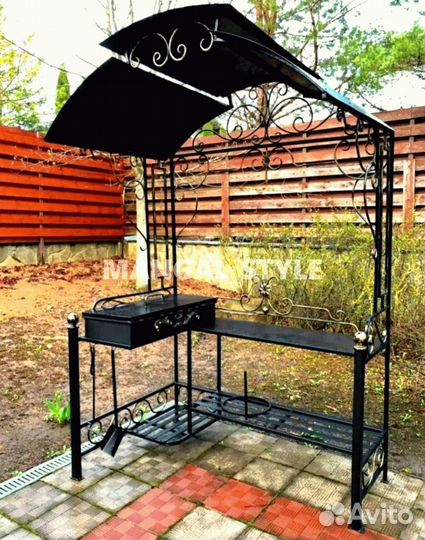 Мангал с крышей