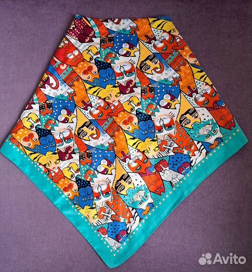 Платок с модным принтом