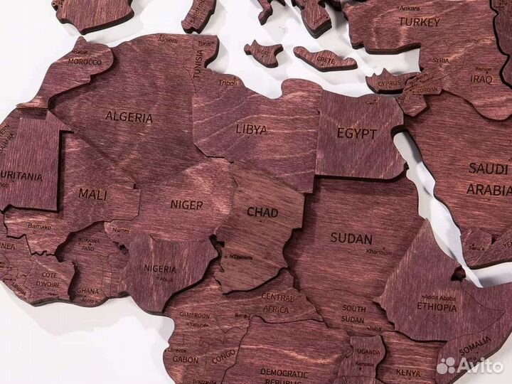 Деревянная карта мира
