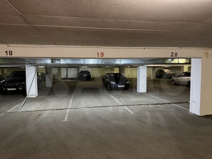 Машиноместо, 13 м²