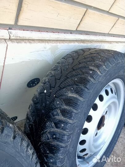 Зимняя резина Nokian с дисками r 15